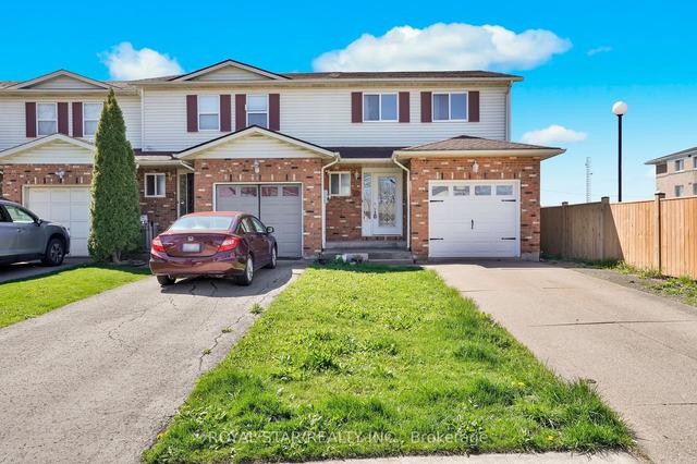 19 Barnaby Dr, House attached with 3 bedrooms, 3 bathrooms and 3 parking in St. Catharines ON | Image 12