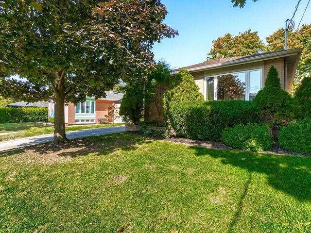 30 Millburn Dr, House detached with 4 bedrooms, 3 bathrooms and 5 parking in Toronto ON | Image 32