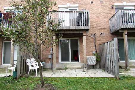 1128 Dundas St W, Condo with 2 bedrooms, 3 bathrooms and 1 parking in Mississauga ON | Image 9