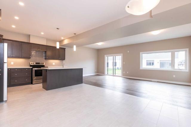 7173 Parsa St, House attached with 4 bedrooms, 3 bathrooms and 3 parking in Niagara Falls ON | Image 15
