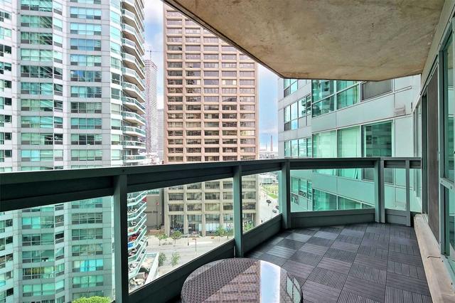 1201 - 10 Queens Quay W, Condo with 2 bedrooms, 2 bathrooms and 1 parking in Toronto ON | Image 21