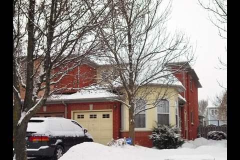 88 Zachary Pl, House attached with 3 bedrooms, 4 bathrooms and 1 parking in Whitby ON | Image 1