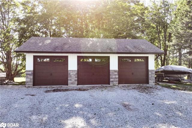 446 Medonte 2 Sideroad, House detached with 5 bedrooms, 2 bathrooms and 13 parking in Oro Medonte ON | Image 4