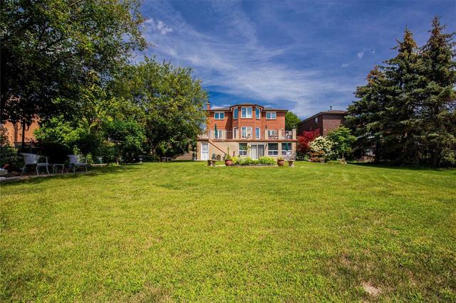 19 Tannery Crt, House detached with 4 bedrooms, 4 bathrooms and 9 parking in Richmond Hill ON | Image 19