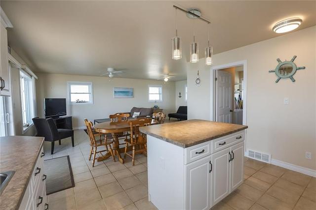 18004 Erie Shore Drive, House detached with 2 bedrooms, 1 bathrooms and 4 parking in Chatham Kent ON | Image 12