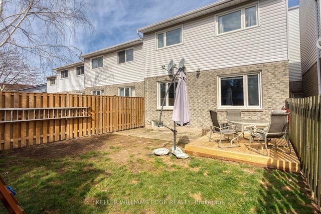 90 Strada Blvd, House attached with 3 bedrooms, 2 bathrooms and 3 parking in St. Catharines ON | Image 30