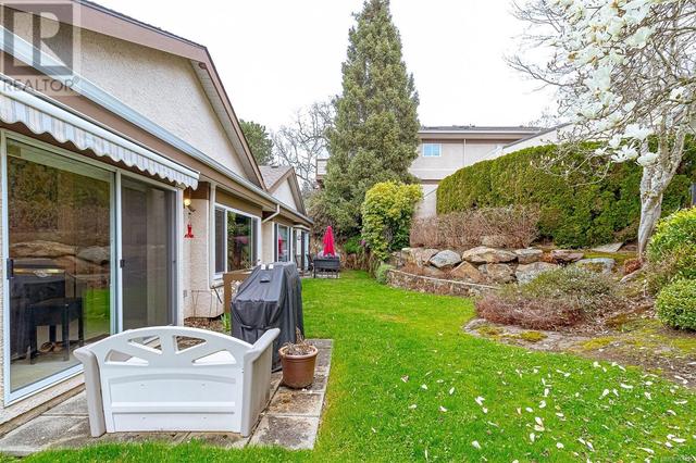 59 - 901 Kentwood Lane, House attached with 2 bedrooms, 2 bathrooms and 2 parking in Saanich BC | Image 25