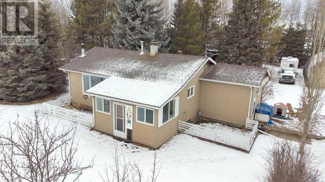 63020 Township Road 41 0, House detached with 2 bedrooms, 1 bathrooms and 4 parking in Clearwater County AB | Image 3