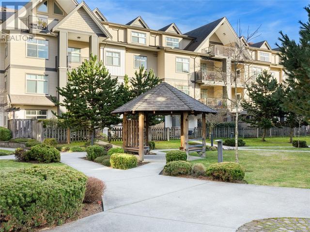 401 - 2117 Meredith Rd, Condo with 2 bedrooms, 2 bathrooms and 1 parking in Nanaimo BC | Image 1