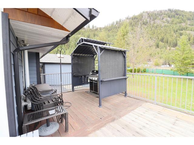 3295 Eagle Ridge Road, House detached with 4 bedrooms, 3 bathrooms and null parking in Kootenay Boundary D BC | Image 29