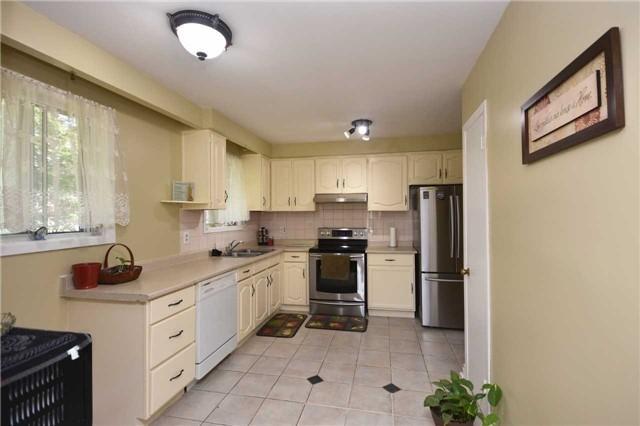 3364 Morningstar Dr, House semidetached with 3 bedrooms, 2 bathrooms and 4 parking in Mississauga ON | Image 8