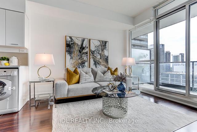 2208 - 33 Singer Crt, Condo with 1 bedrooms, 1 bathrooms and 1 parking in Toronto ON | Image 6