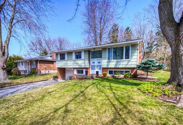 208 Harvard Rd, House detached with 3 bedrooms, 3 bathrooms and 5 parking in Waterloo ON | Image 12