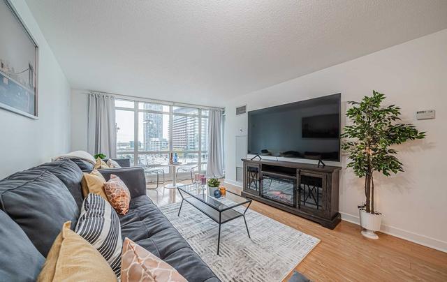 801 - 397 Front St W, Condo with 1 bedrooms, 1 bathrooms and 1 parking in Toronto ON | Image 8