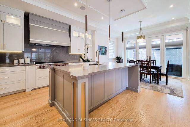1 Oregon Tr, House detached with 4 bedrooms, 6 bathrooms and 5 parking in Toronto ON | Image 11