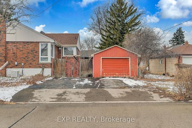 9 Mulock Ave, House detached with 3 bedrooms, 2 bathrooms and 3 parking in Hamilton ON | Image 32