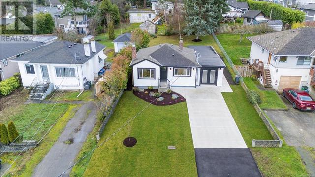 537 Broadway St, House detached with 3 bedrooms, 1 bathrooms and 6 parking in Saanich BC | Image 38
