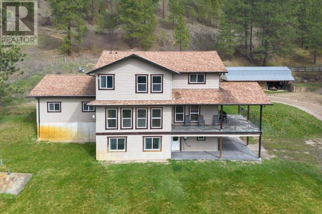 2457 Salmon River Road, House detached with 6 bedrooms, 3 bathrooms and 2 parking in Columbia Shuswap D BC | Image 4