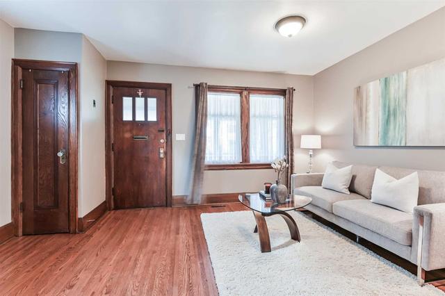 13 Lippincott St W, House detached with 3 bedrooms, 3 bathrooms and 4 parking in Toronto ON | Image 29