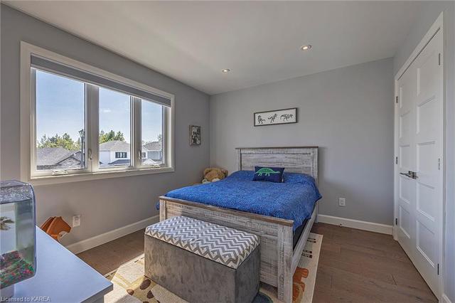 1484 Berkshire Drive, House detached with 4 bedrooms, 3 bathrooms and 4 parking in Kingston ON | Image 41