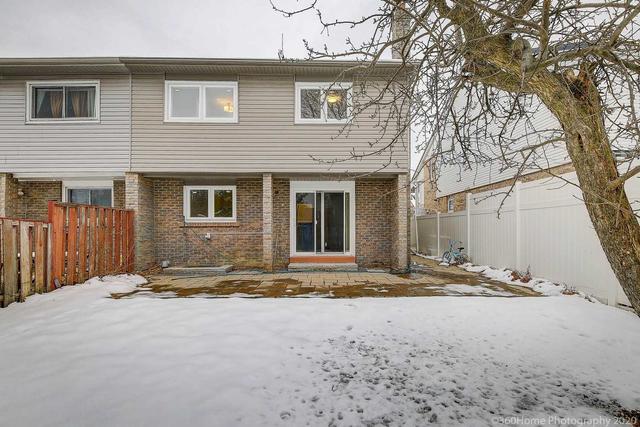 71 Glencoynce Cres, House semidetached with 4 bedrooms, 3 bathrooms and 3 parking in Toronto ON | Image 17