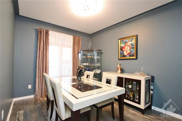 260 Shinny Avenue, Home with 3 bedrooms, 3 bathrooms and 4 parking in Ottawa ON | Image 3
