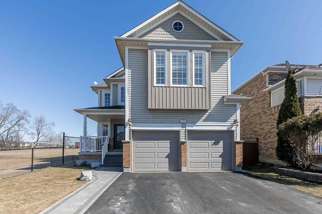 61 Seaboard Gate, House detached with 4 bedrooms, 3 bathrooms and 6 parking in Whitby ON | Image 1