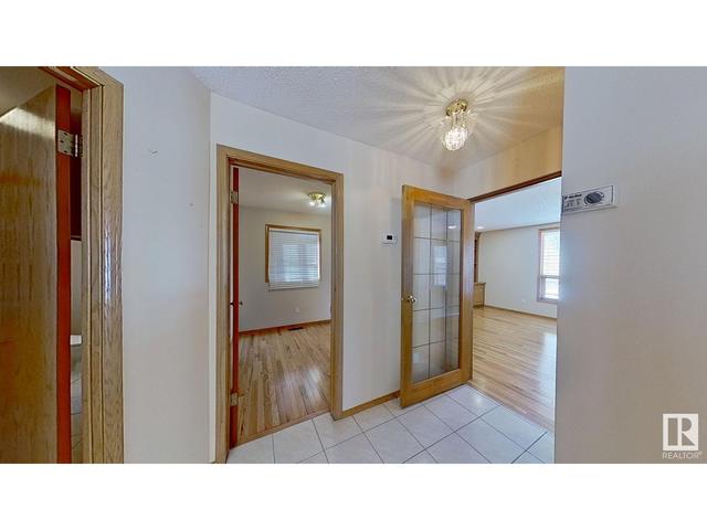 360 Millrise Dr Sw, House detached with 3 bedrooms, 2 bathrooms and null parking in Calgary AB | Image 14