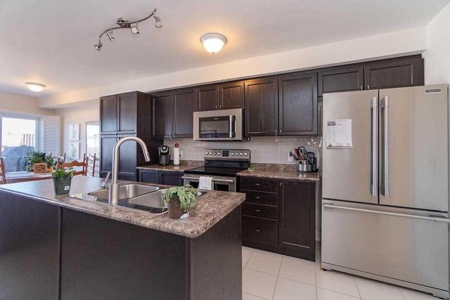 835 Cook Cres, House attached with 3 bedrooms, 3 bathrooms and 1 parking in Shelburne ON | Image 6