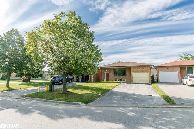 3 Buchanan Street, House detached with 5 bedrooms, 2 bathrooms and 5 parking in Barrie ON | Image 1