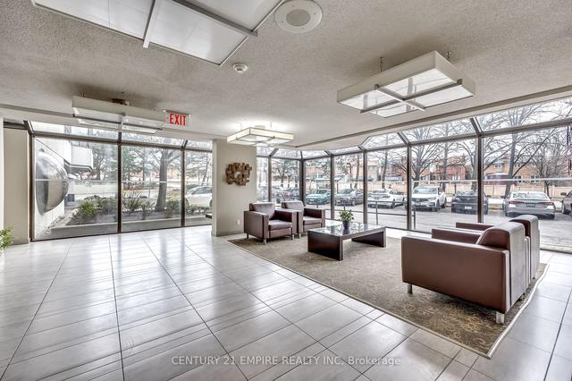 1202 - 200 Robert Speck Pkwy, Condo with 3 bedrooms, 2 bathrooms and 2 parking in Mississauga ON | Image 30