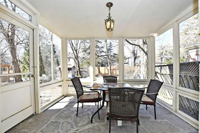 49 Kimbark Blvd, House detached with 4 bedrooms, 4 bathrooms and 4 parking in Toronto ON | Image 6
