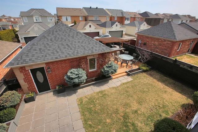 17 Horsetail St, House detached with 4 bedrooms, 4 bathrooms and 3 parking in Markham ON | Image 19
