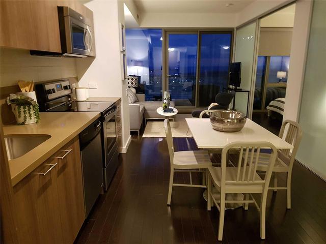 2309 - 390 Cherry St, Condo with 2 bedrooms, 1 bathrooms and 1 parking in Toronto ON | Image 2