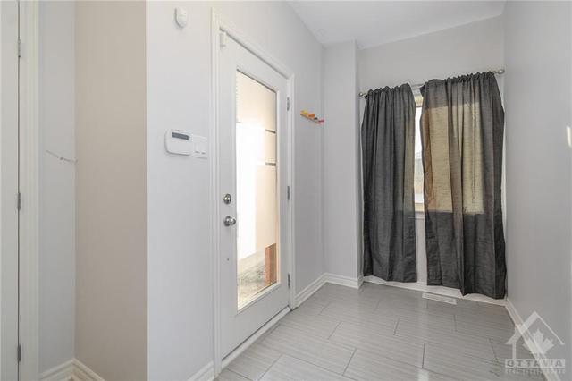 218 Chaperal Private, Townhouse with 2 bedrooms, 3 bathrooms and 2 parking in Ottawa ON | Image 18