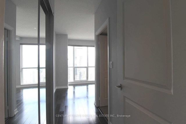 4815 - 386 Yonge St, Condo with 2 bedrooms, 2 bathrooms and 1 parking in Toronto ON | Image 20