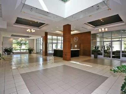 1002 - 33 Elm Dr W, Condo with 2 bedrooms, 2 bathrooms and 1 parking in Mississauga ON | Image 2
