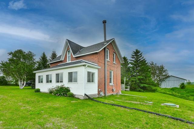 204372 26 Highway, House detached with 3 bedrooms, 1 bathrooms and 12 parking in Meaford ON | Image 2