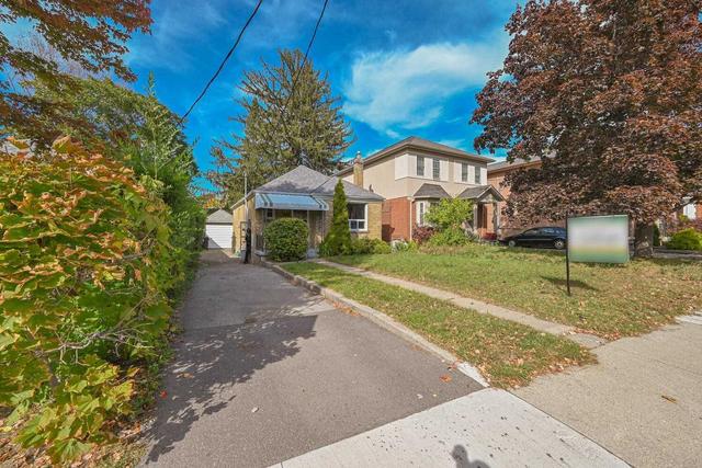 118 William St, House detached with 2 bedrooms, 2 bathrooms and 5 parking in Toronto ON | Image 33