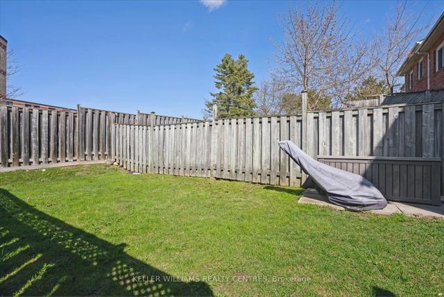 335 Crowder Blvd, House attached with 3 bedrooms, 2 bathrooms and 4 parking in Newmarket ON | Image 5