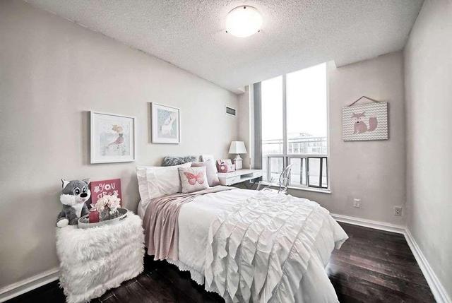 Uph 02 - 256 Doris Ave, Condo with 2 bedrooms, 2 bathrooms and 1 parking in Toronto ON | Image 14