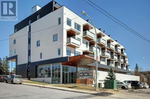 305, - 3450 19 Street Sw, Condo with 1 bedrooms, 1 bathrooms and 1 parking in Calgary AB | Card Image