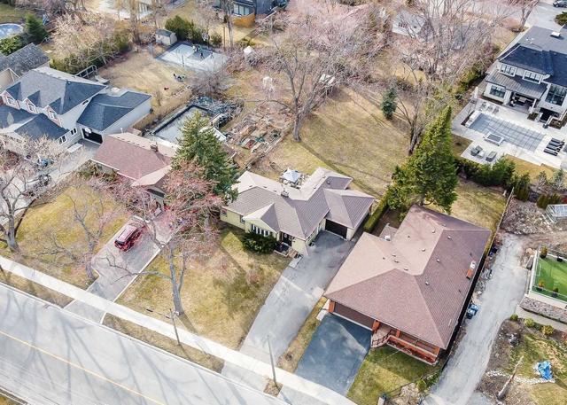 309 Mineola Rd E, House detached with 3 bedrooms, 2 bathrooms and 7 parking in Mississauga ON | Image 2