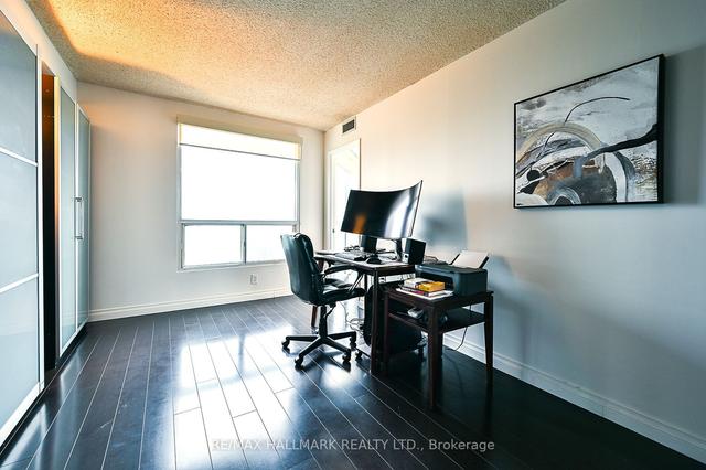 1107 - 7 Concorde Pl, Condo with 2 bedrooms, 2 bathrooms and 1 parking in Toronto ON | Image 9