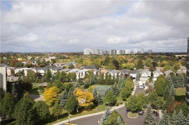 1012 - 91 Townsgate Dr, Condo with 2 bedrooms, 1 bathrooms and 2 parking in Vaughan ON | Image 3