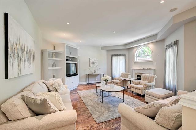 77 Naughton Dr, House detached with 4 bedrooms, 5 bathrooms and 11 parking in Richmond Hill ON | Image 6
