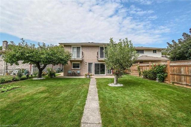 29 Meadowbrook Cres, House detached with 4 bedrooms, 3 bathrooms and 6 parking in St. Catharines ON | Image 35