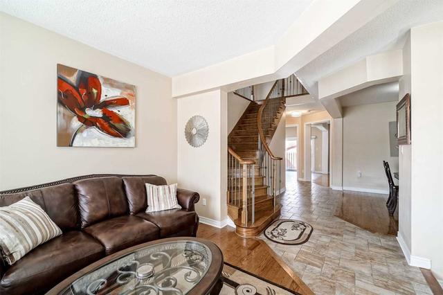14 Huntspoint Dr, House detached with 4 bedrooms, 4 bathrooms and 7 parking in Brampton ON | Image 36