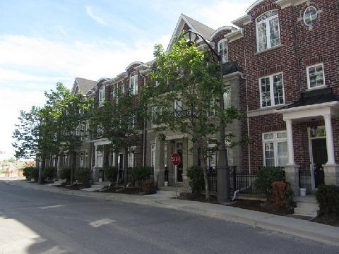 th103 - 117a The Queensway, Townhouse with 3 bedrooms, 3 bathrooms and 1 parking in Toronto ON | Image 1