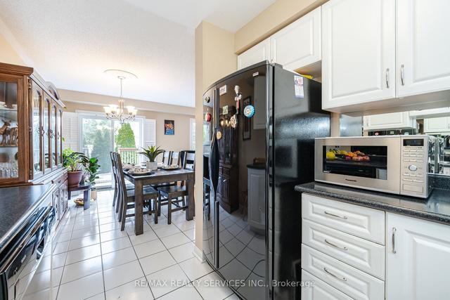71 Tianalee Cres, House attached with 3 bedrooms, 4 bathrooms and 3 parking in Brampton ON | Image 10